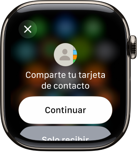 La pantalla de NameDrop con dos botones: Continuar, que te permite recibir un contacto además de compartir el tuyo, y “Solo recibir”, para que únicamente se reciba la información de contacto de otra persona.