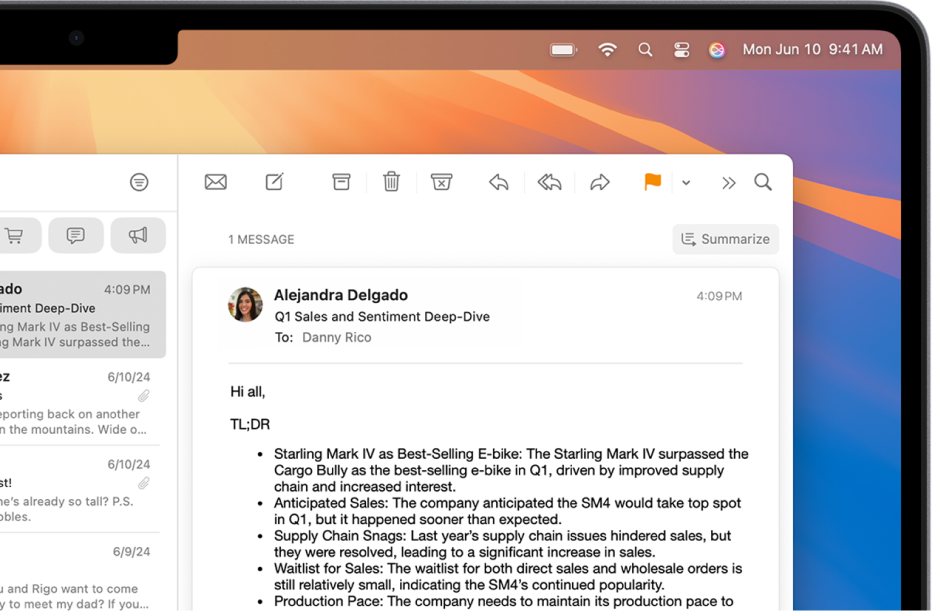 The Mail app window showing a list of messages in the Inbox. An email is open on the right, with the Summarise button at the top.