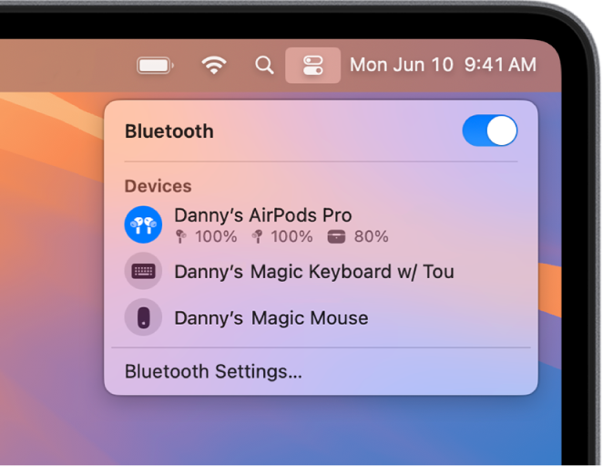 El menú Bluetooth abierto en el centro de control con los AirPods Pro de Danny conectados.