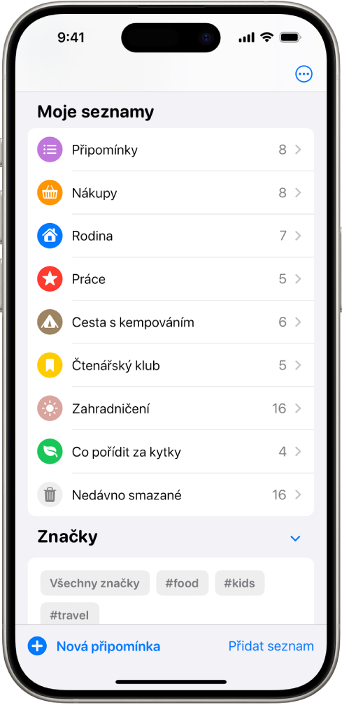 Obrazovka aplikace Připomínky, na níž je vidět několik seznamů a dole prohlížeč značek