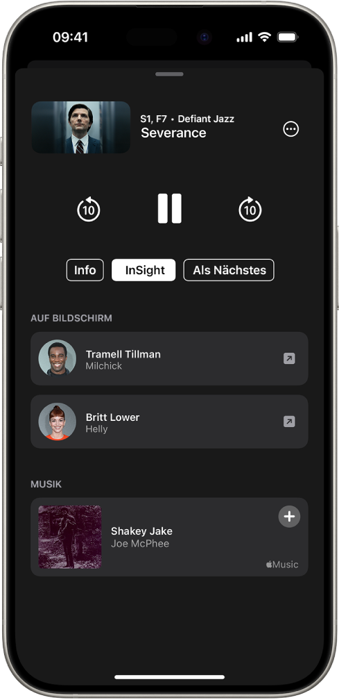 Der Bildschirm „InSight“ in der Apple TV App mit Informationen zu den Schauspieler:innen und der Musik aus der aktuellen Sendung.