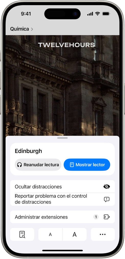 En Safari, se tocó el botón Configuración de página en un sitio web y se muestran opciones que incluyen Ocultar distracciones.