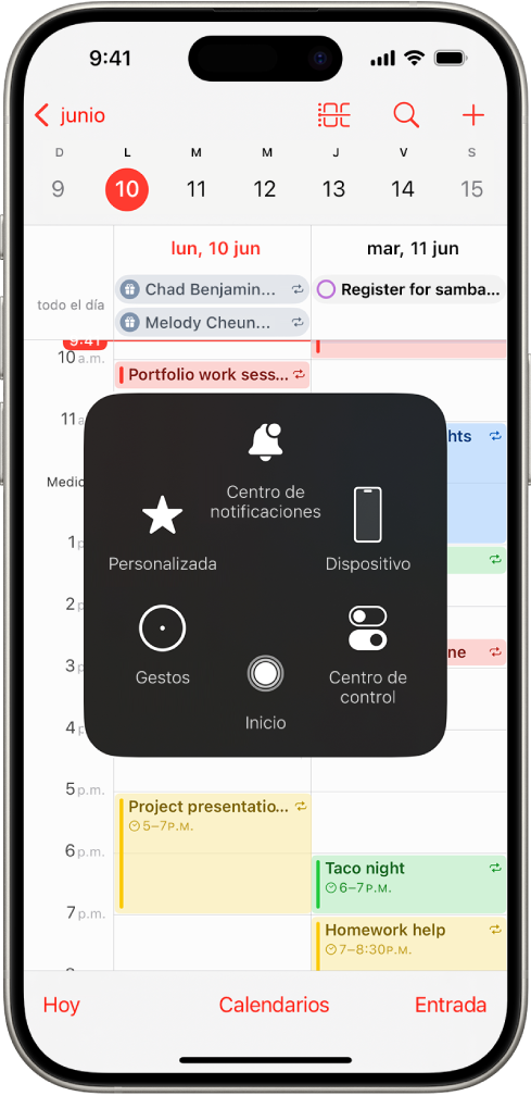 Un iPhone con el menú de AssistiveTouch abierto, donde están los controles para centro de notificaciones, dispositivo, centro de control, inicio, gestos y personalizado.