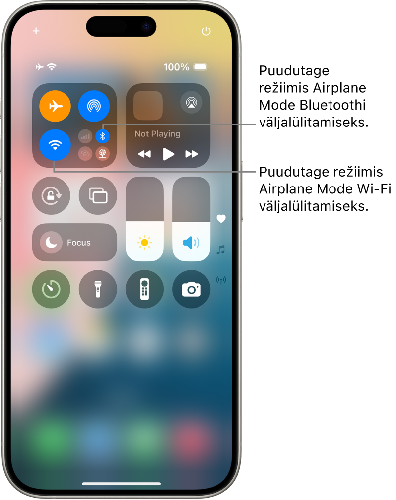 iPhone'i Control Center. Juhikute ülemises vasakus grupis on režiimi Airplane Mode nupp (üleval vasakul), nupp Wi-Fi (all vasakul) ja nupp Bluetooth (all paremal). Airplane Mode, Wi-Fi ja Bluetooth on kõik lülitatud sisse. Airplane Mode’is Bluetoothi väljalülitamiseks puudutage nuppu Bluetooth. Režiimis Airplane Mode Wi-Fi väljalülitamiseks puudutage nuppu Wi-Fi.