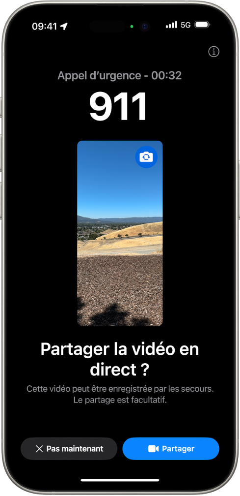 Un écran « Vidéo en direct d’Appel d’urgence » affichant un appel téléphonique aux secours, avec un aperçu vidéo au milieu de l’écran. En bas de l’écran se trouvent les boutons « Plus tard » et « Partager la vidéo ».