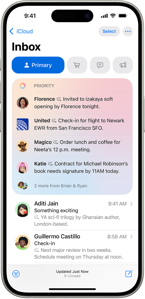 На врху екрана iPhone-а је приказан одељак Priority Messages, где су на врху приказане временски осетљиве поруке е-поште. На дну екрана су две резимиране поруке е-поште.